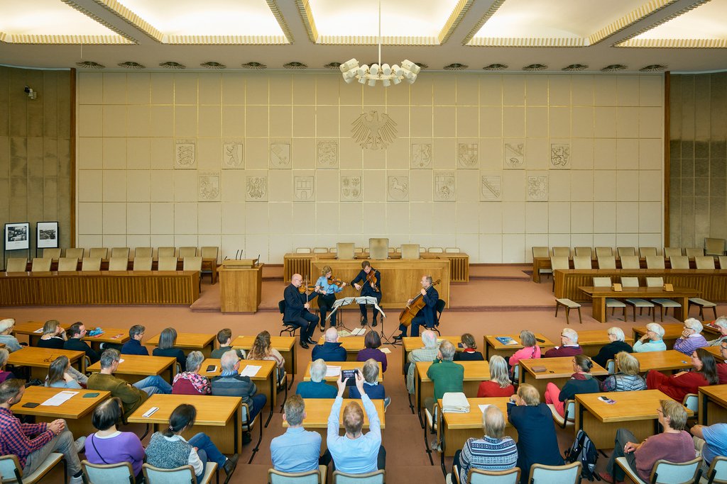 Das Mandelring Quartett im ehemaligen Plenarsaal des Bundesrates - © Sebastian Wolf