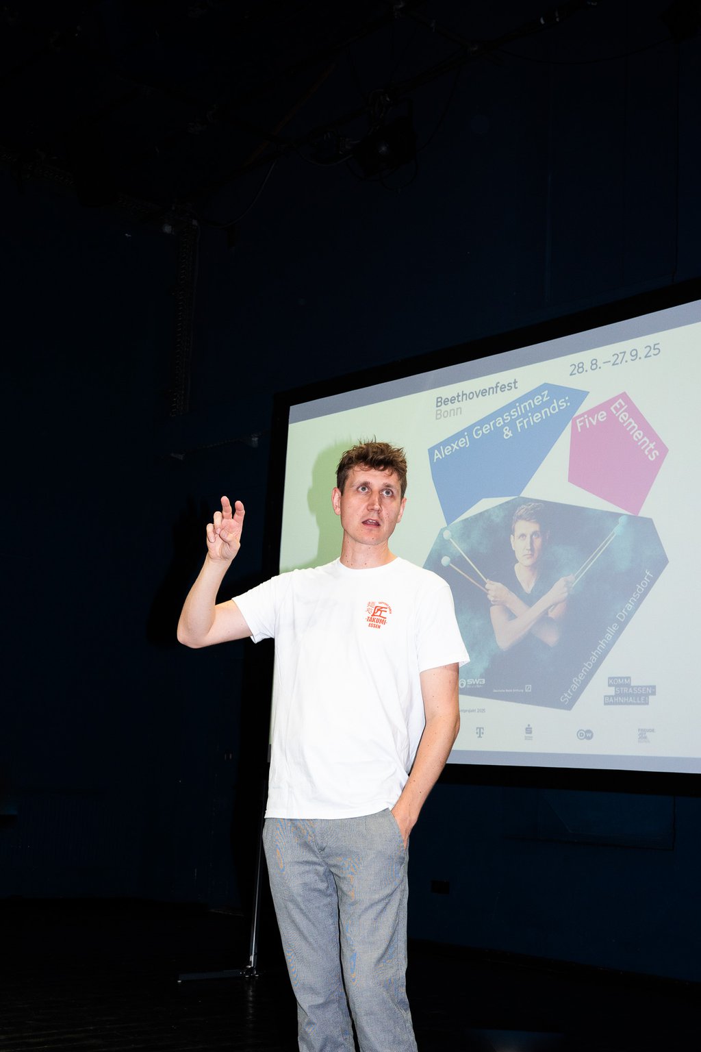 Alexej Gerassimez gives a workshop at the press conference for his Beethovenfest concert »Five Elements« - © Beethovenfest Bonn