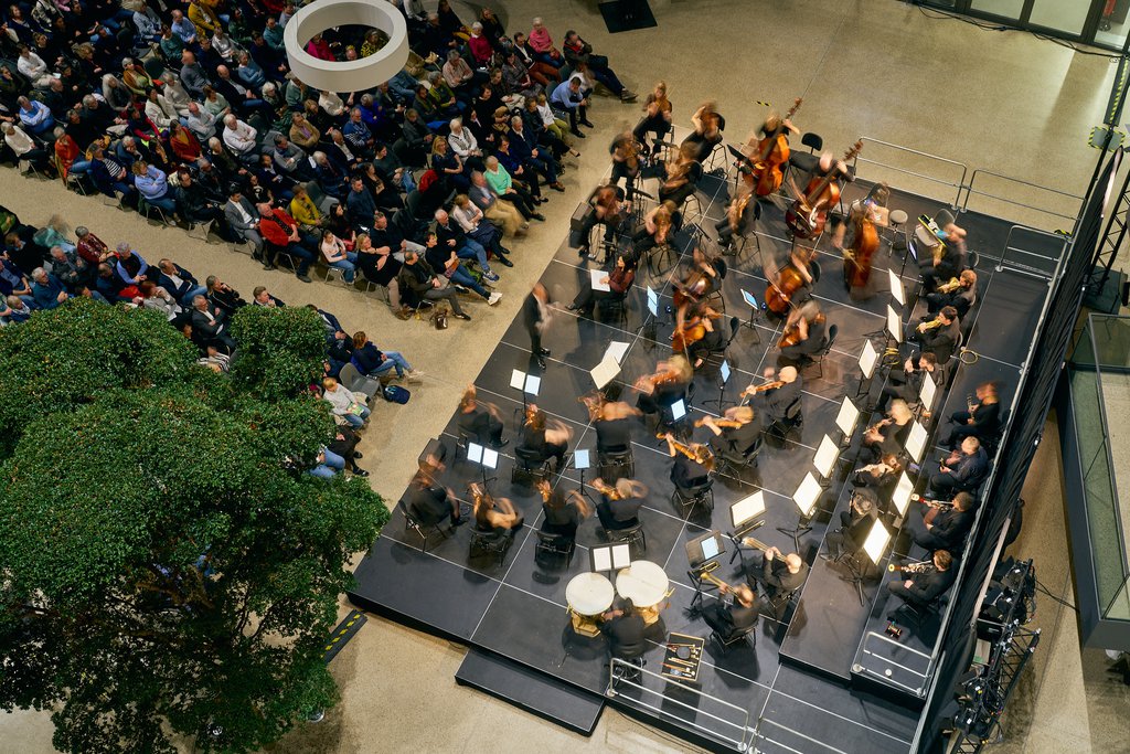 Ensemble Resonanz im Atrium von Flick Gocke Schaumburg - © Sebastian Wolf