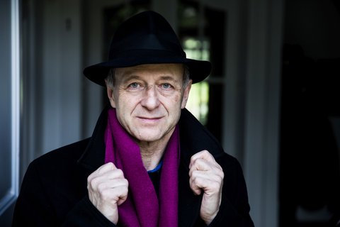 »Hier in der siebten Sinfonie hat Beethoven die Ekstase in der Musik gefunden. Der Rhythmus ist repetitiv, der Schlag ist hypnotisierend: Es ist deutlich, dass die ganze Tradition der Rockmusik eine Fortsetzung der siebten Sinfonie ist.« 
– Iván Fischer, Dirigent - © Akos Stiller