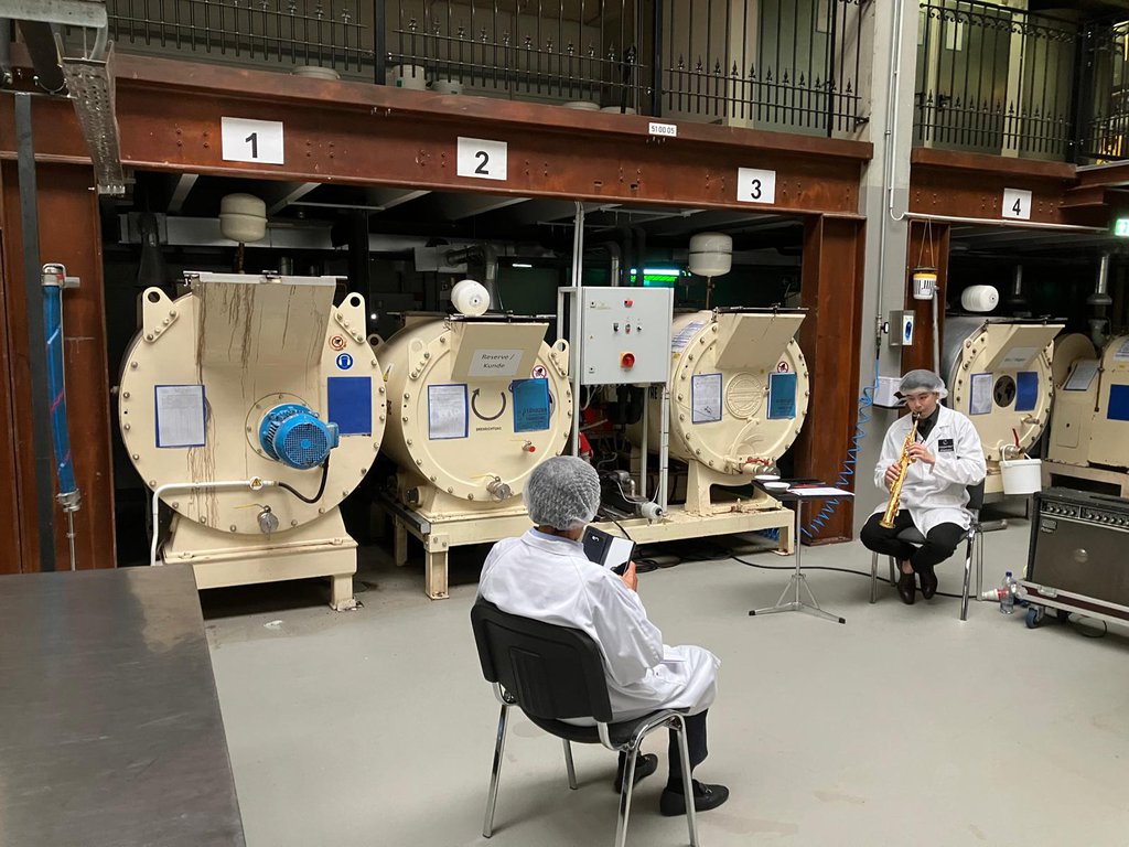 One-to-one-concert in the factory of Confiserie Coppeneur, Bad Honnef - © Beethovenfest Bonn