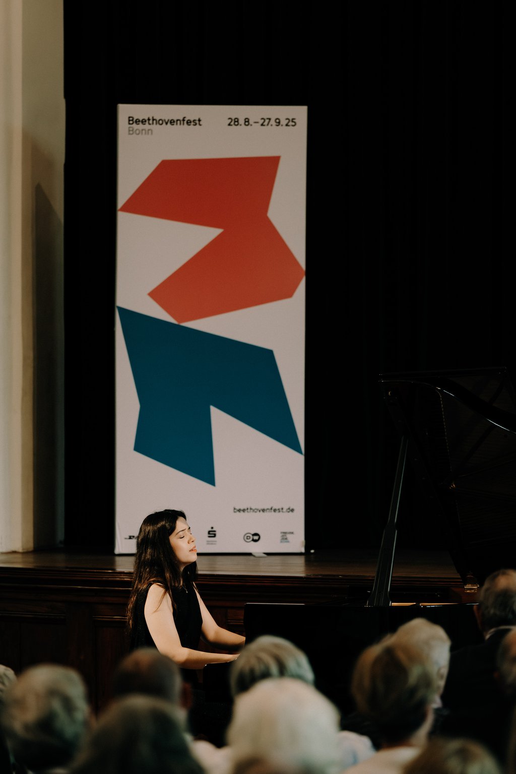 Lal Karaalioğlu bei ihrem Recital im Beethovenfest 2025 im Historischen Gemeindesaal Bad Godesberg - © Michael Staab