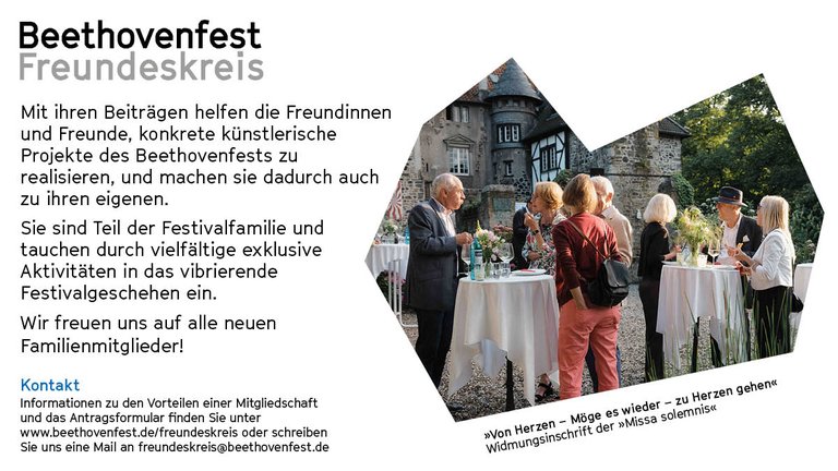 Gruppe von Menschen bei einer eleganten Outdoor-Veranstaltung. Titel ist "Beethovenfest Freundeskreis" mit Text zur Mitgliedschaft.
