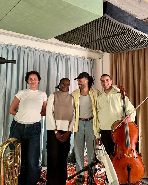 The Speaking in Togues ensemble at rehearsal - © private