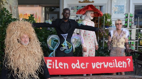 fringe ensemble: Proben zu »Mit dem Kopf im Wind und die Taschen voll Erde«