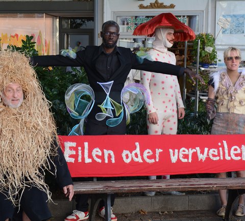 fringe ensemble: Proben zu »Mit dem Kopf im Wind und die Taschen voll Erde«