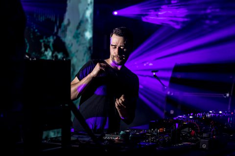 Stimming - © Chris Lazzaro