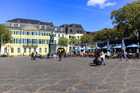 Münsterplatz ©Axel Kirch / CC BY-SA 4.0 (via Wikimedia Commons), CC BY-SA 4.0, via Wikimedia Commons