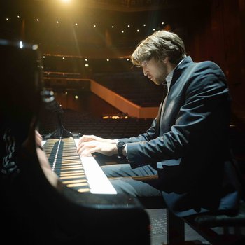 Fabian Müller at the first Beethoven Sonata Concert at the Beethovenfest 2025