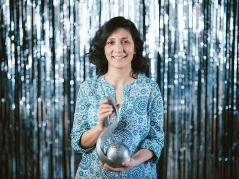 Die iranische Komponistin hat das erste neue »letzte Wort« zum Thema »Demokratie der Zukunft« komponiert.