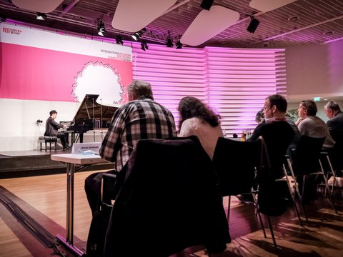 Semifinals
(6 Semifinalists)