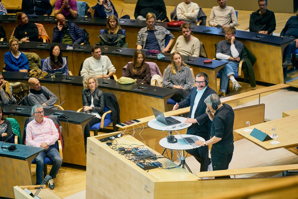 Live-Podcast »Lage der Nation« im ehemaligen Plenarsaal des Bundestages - © Sebastian Wolf