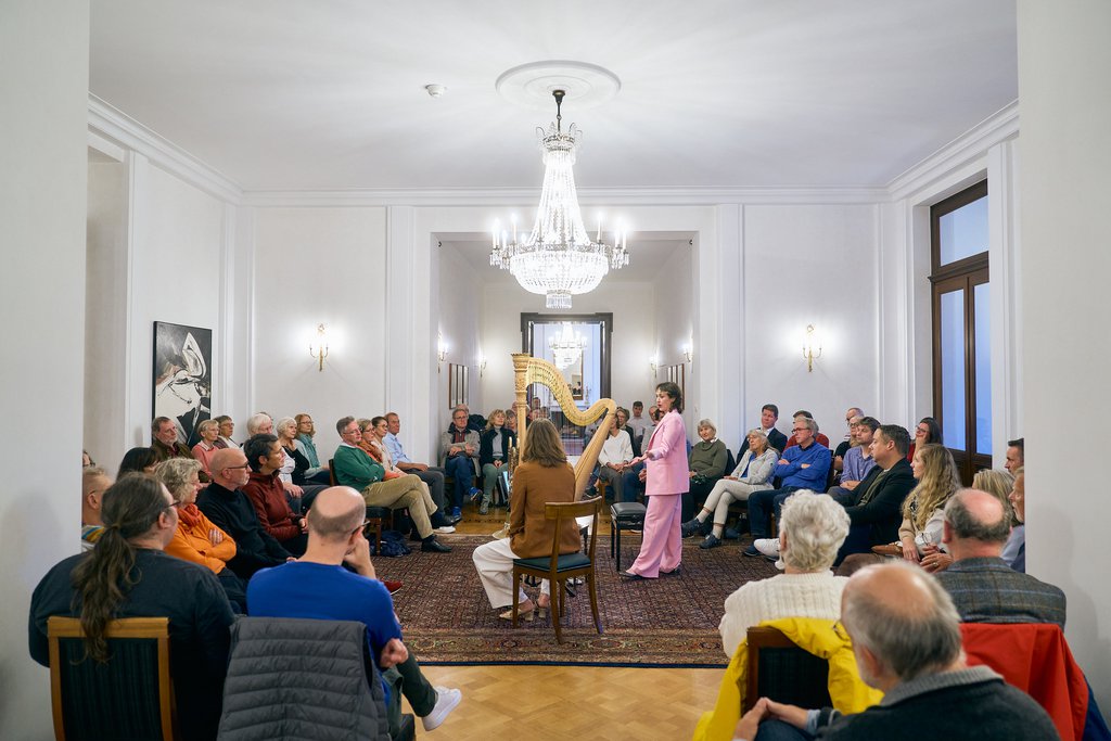 Maxine Troglauer und Teresa Raff in der Villa Hammerschmidt - © Sebastian Wolf