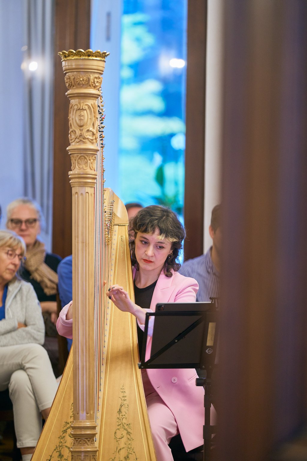Maxine Troglauer und Teresa Raff in der Villa Hammerschmidt - © Sebastian Wolf