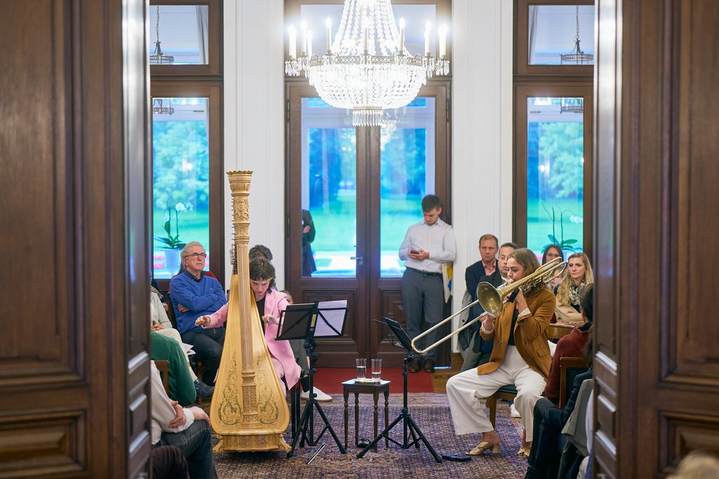 Maxine Troglauer und Teresa Raff in der Villa Hammerschmidt - © Sebastian Wolf