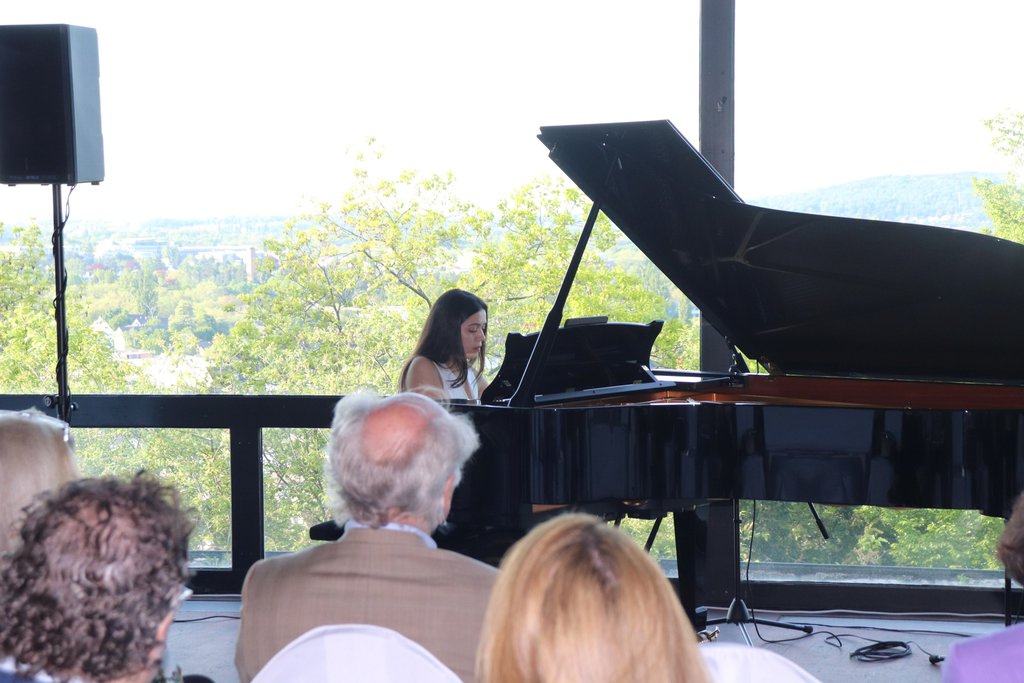 Lal Karaalioğlu spielt bei der Programmvorstellung des Freundeskreises zum Beethovenfest 2025 - © Beethovenfest Bonn